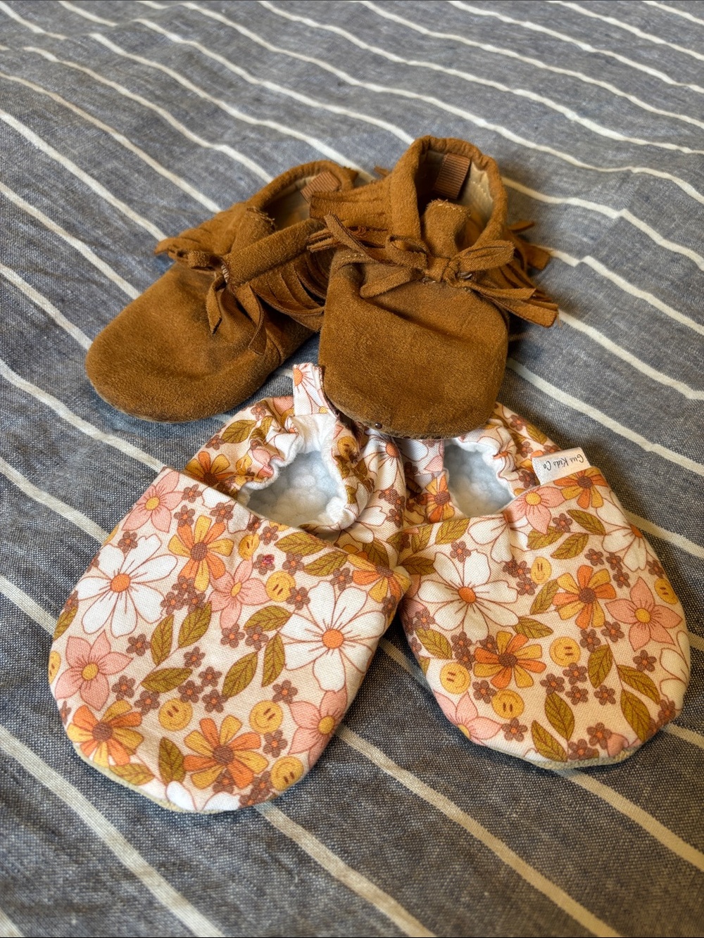 2 Pairs of Girls Shoes/Slippers 12 Month